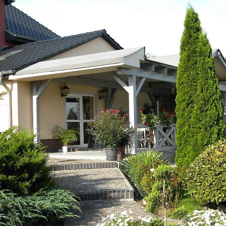 ホテルGasthaus Ela Dahlewitz エクステリア 写真
