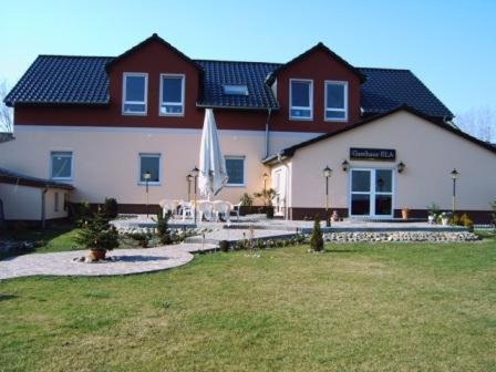 ホテルGasthaus Ela Dahlewitz エクステリア 写真